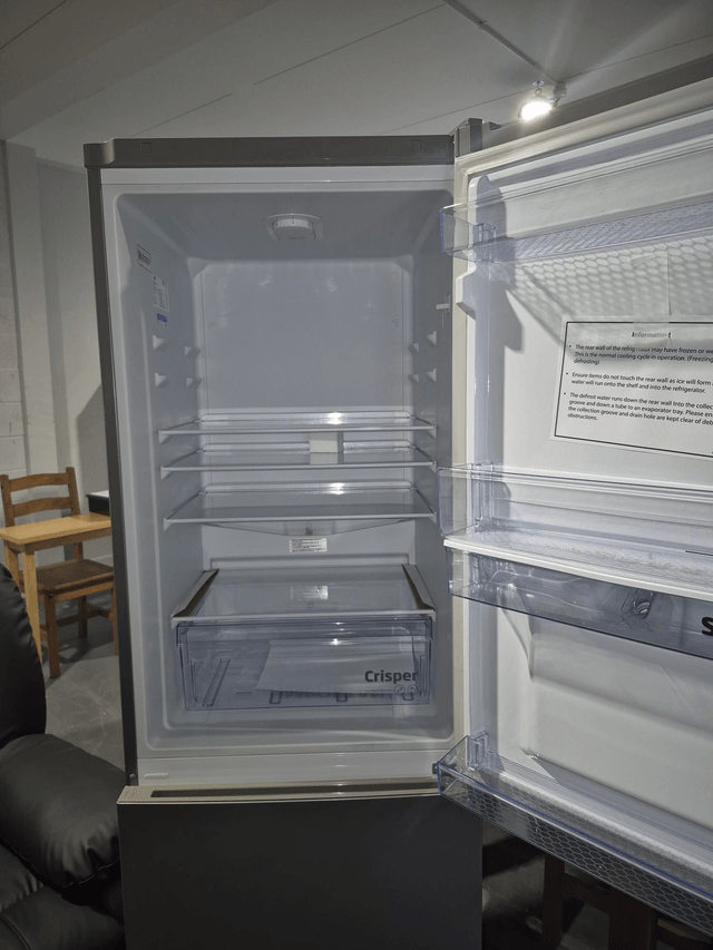 Beko fridge freezer £299