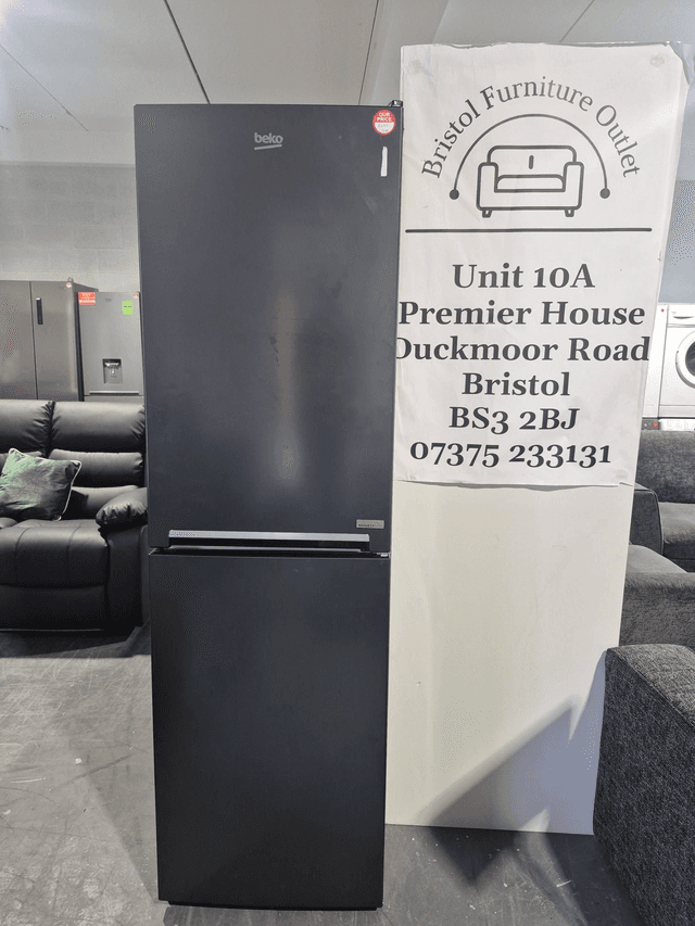 Beko fridge freezer £299